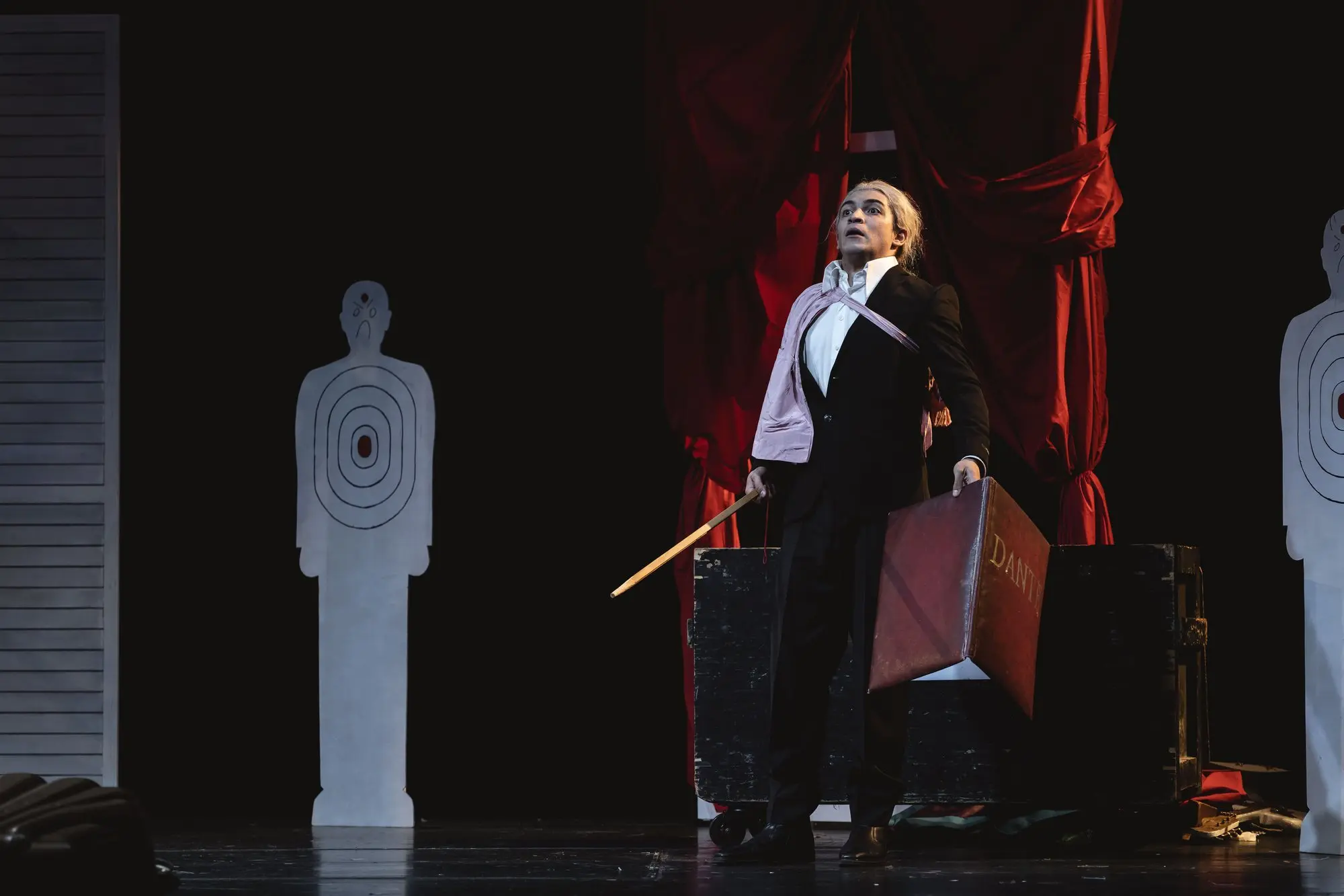 Baritone Biran Özgür Sariyer as Ser Matteo del Sarto in Arlecchino, HMT Leipzig